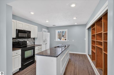 Tiny photo for 812 S University Street, Mt Pleasant, MI 48858 (MLS # 1942031)