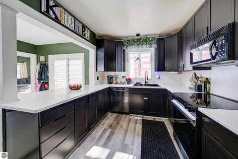 Tiny photo for 308 S Brownson Avenue, Kingsley, MI 49649 (MLS # 1942701)