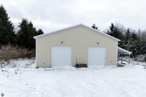 Tiny photo for 3195 S Rolland Road, Remus, MI 49340 (MLS # 1941421)
