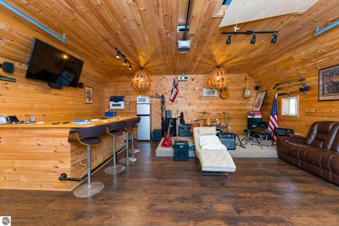 Tiny photo for 3195 S Rolland Road, Remus, MI 49340 (MLS # 1941421)