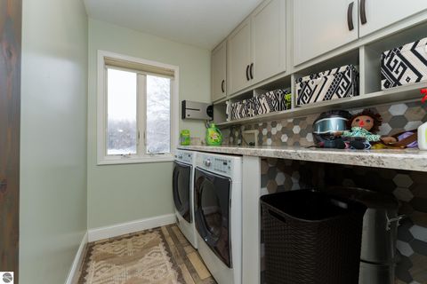 Tiny photo for 3195 S Rolland Road, Remus, MI 49340 (MLS # 1941421)