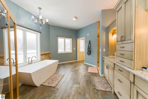 Tiny photo for 3195 S Rolland Road, Remus, MI 49340 (MLS # 1941421)