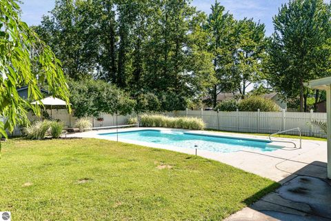 Tiny photo for 1333 Bennett Street, Mt Pleasant, MI 48858 (MLS # 1941892)