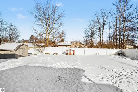 Tiny photo for 1333 Bennett Street, Mt Pleasant, MI 48858 (MLS # 1941892)