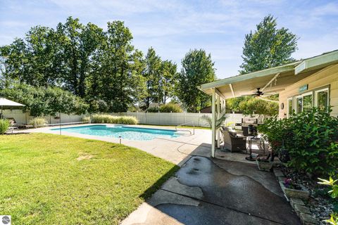 Tiny photo for 1333 Bennett Street, Mt Pleasant, MI 48858 (MLS # 1941892)