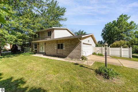 Photo of 1333 Bennett Street, Mt Pleasant, MI 48858 (MLS # 1941892)