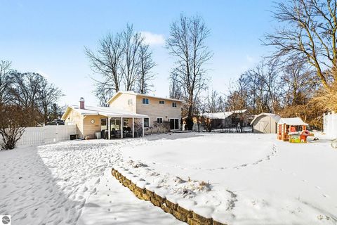 Tiny photo for 1333 Bennett Street, Mt Pleasant, MI 48858 (MLS # 1941892)