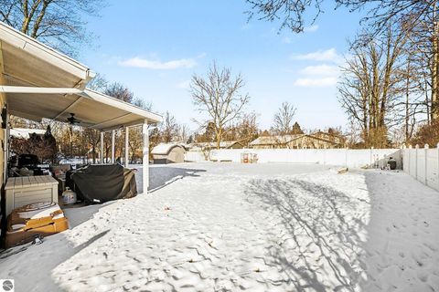 Tiny photo for 1333 Bennett Street, Mt Pleasant, MI 48858 (MLS # 1941892)