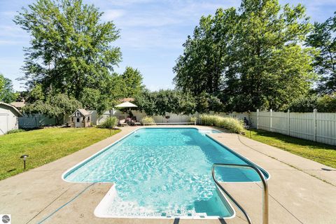 Tiny photo for 1333 Bennett Street, Mt Pleasant, MI 48858 (MLS # 1941892)