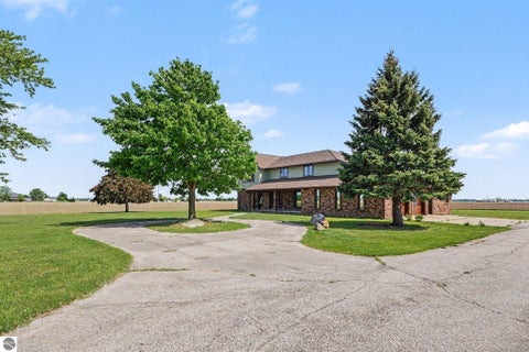 Tiny photo for 6386 E Washington, Ithaca, MI 48847 (MLS # 1941547)