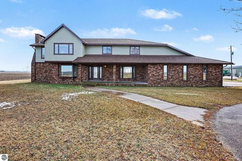 Photo of 6386 E Washington, Ithaca, MI 48847 (MLS # 1941547)