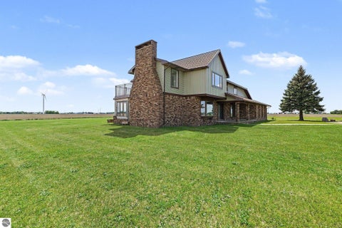 Tiny photo for 6386 E Washington, Ithaca, MI 48847 (MLS # 1941547)