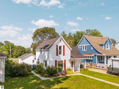 Tiny photo for 717 E Garfield Street, Cadillac, MI 49601 (MLS # 1948752)