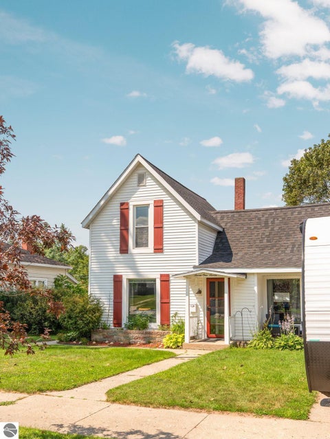Tiny photo for 717 E Garfield Street, Cadillac, MI 49601 (MLS # 1948752)