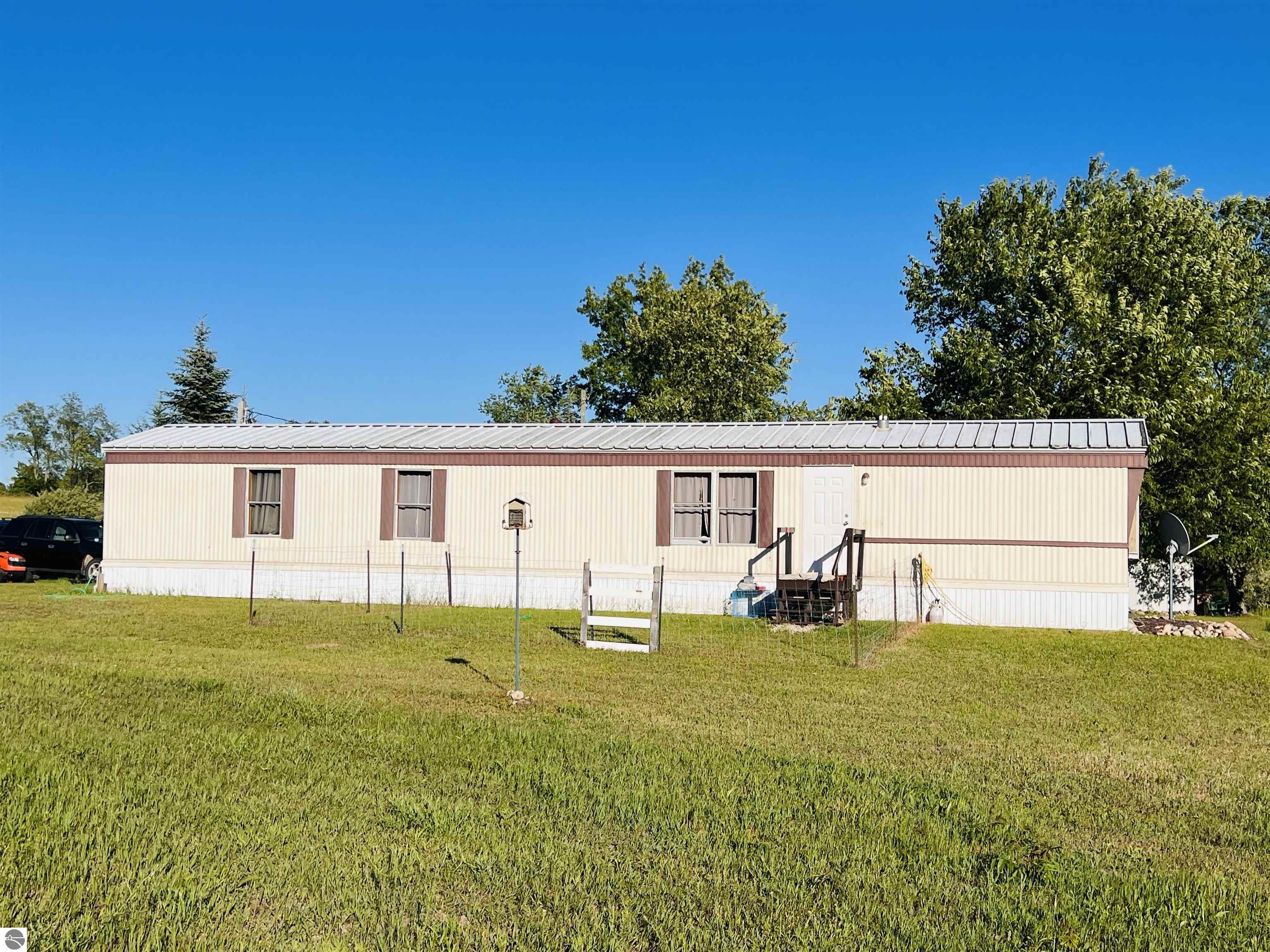 Photo 1 of 74 — 13845 70th Avenue, Evart, MI 49631