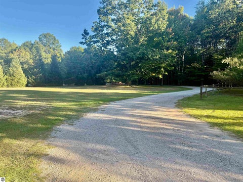 Tiny photo for 587 N Lewis RD, Shepherd, MI 48883 (MLS # 1950944)