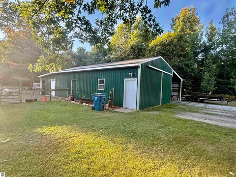 Tiny photo for 587 N Lewis RD, Shepherd, MI 48883 (MLS # 1950944)