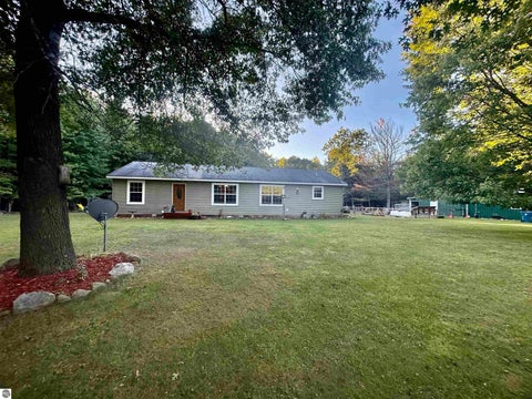 Tiny photo for 587 N Lewis RD, Shepherd, MI 48883 (MLS # 1950944)