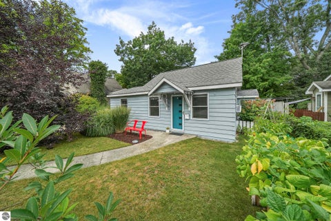 Tiny photo for 1001 Washington Street, Traverse City, MI 49686 (MLS # 1950385)