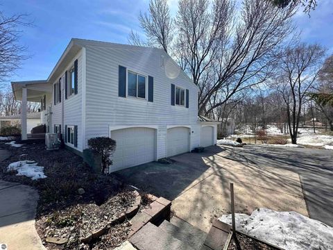 Tiny photo for 4210 Bay View Pt, Traverse City, MI 49684 (MLS # 1943586)