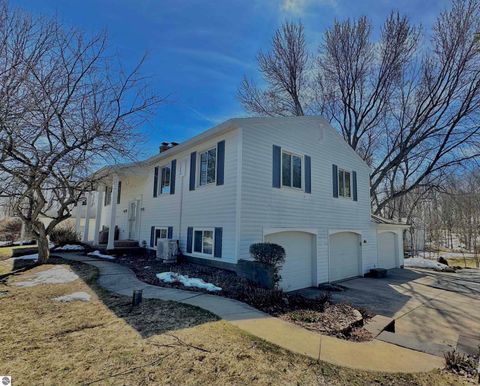 Photo of 4210 Bay View Pt, Traverse City, MI 49684 (MLS # 1943586)