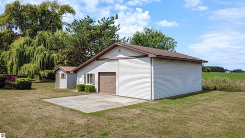 Tiny photo for 10951 E Remick Road, St Louis, MI 48880 (MLS # 1950071)