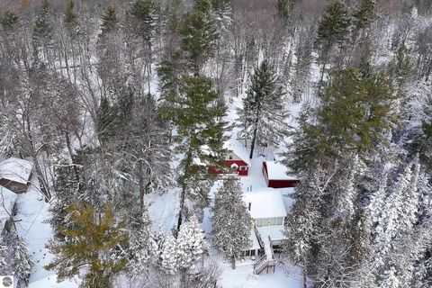 Tiny photo for 103 Red Bird Legion Drive, Roscommon, MI 48653 (MLS # 1942319)