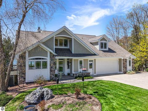 Photo of 6525 Peninsula Drive, Traverse City, MI 49686 (MLS # 1945236)