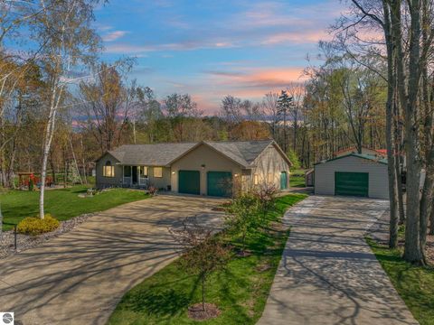 Photo of 6304 Avon Lane, Cadillac, MI 49601 (MLS # 1945280)