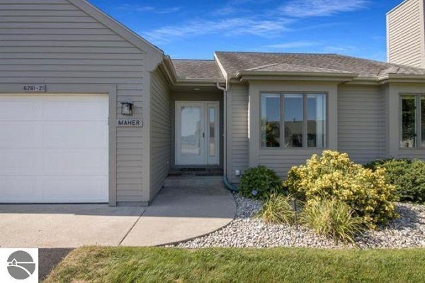 6281 RIDGE DR UNIT 21, BENZONIA, MI 49616 - Image 21ece5af0952b9fa4f80d1f2136121d9/4002961086