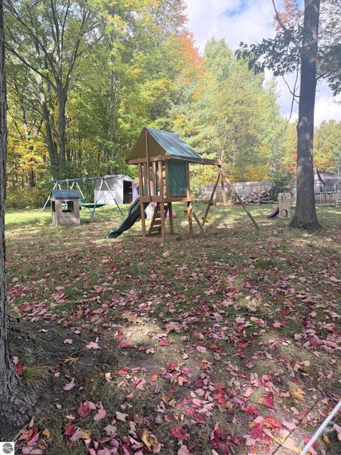 Tiny photo for 10352 N Athey Avenue, Harrison, MI 48625 (MLS # 1951655)