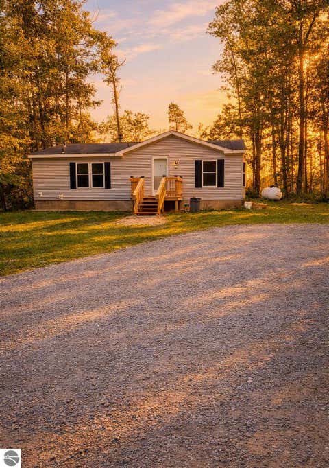 Photo of 11438 Sherwood Drive, Frederic, MI 49733 (MLS # 1948891)