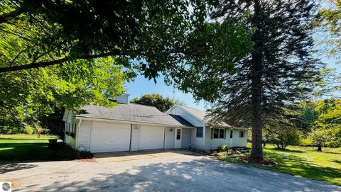 Photo of 2528 Muckle Road, Central Lake, MI 49622 (MLS # 1943701)