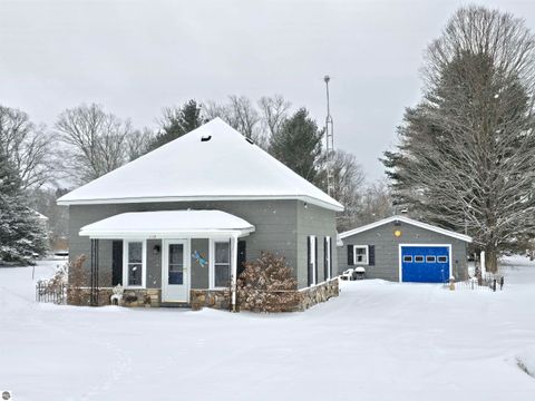 Photo of 115 W Prospect Avenue, Harrietta, MI 49638 (MLS # 1941765)
