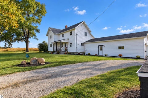 Tiny photo for 3990 S Begole Road, Ithaca, MI 48847 (MLS # 1951149)