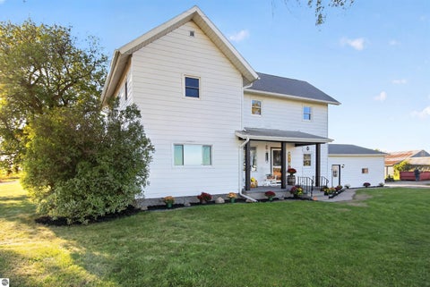 Photo of 3990 S Begole Road, Ithaca, MI 48847 (MLS # 1951149)