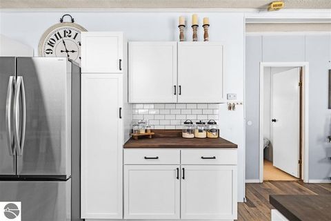 Tiny photo for 305 N Advance Road, East Jordan, MI 49727 (MLS # 1943081)