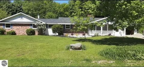 Photo of 1596 Douglas Drive, Tawas City, MI 48763 (MLS # 1943105)