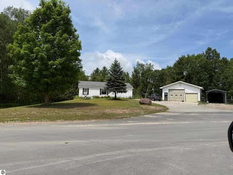 Photo of 1950 Vanderlip Road, Traverse City, MI 49686 (MLS # 1946542)