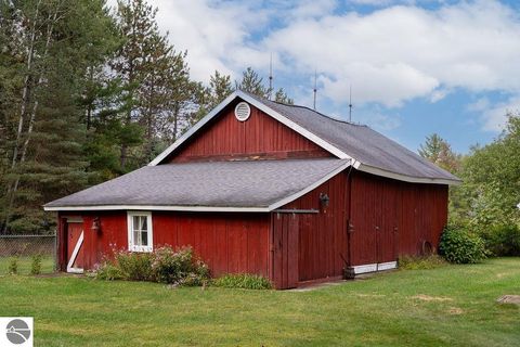 Tiny photo for 1227 E Washington Road, Farwell, MI 48622 (MLS # 1942823)