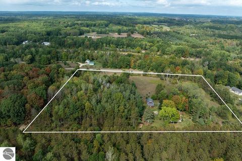 Tiny photo for 1227 E Washington Road, Farwell, MI 48622 (MLS # 1942823)