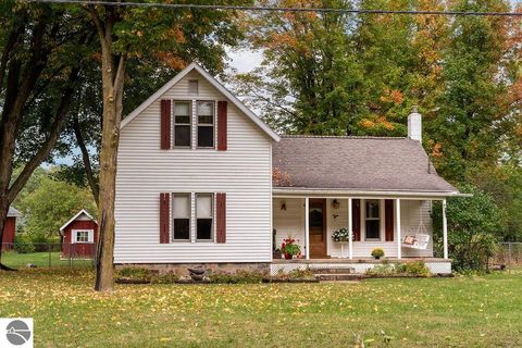 Tiny photo for 1227 E Washington Road, Farwell, MI 48622 (MLS # 1942823)