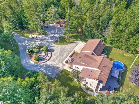 Tiny photo for 93 County Road 441, Manistique, MI 49854 (MLS # 1945464)