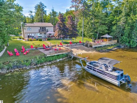 Tiny photo for 93 County Road 441, Manistique, MI 49854 (MLS # 1945464)