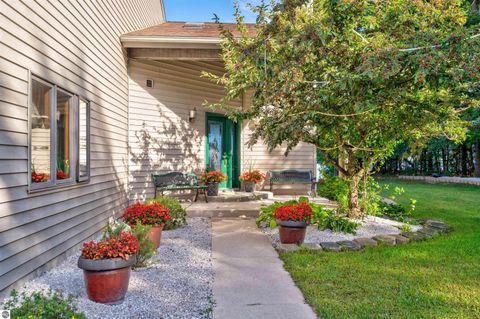 Tiny photo for 93 County Road 441, Manistique, MI 49854 (MLS # 1945464)