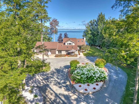 Photo of 93 County Road 441, Manistique, MI 49854 (MLS # 1945464)
