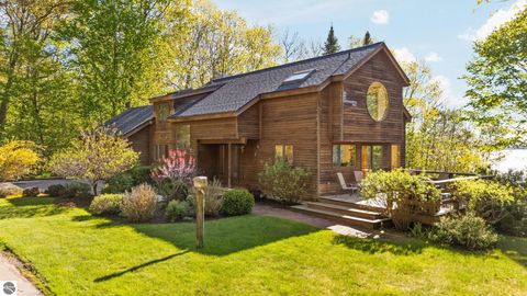 Photo of 9393 Lou-Len Lane, Traverse City, MI 49684 (MLS # 1945530)