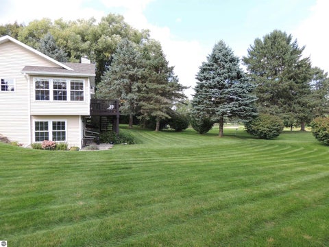 Tiny photo for 1010 Tee Drive, Lake Isabella, MI 48893 (MLS # 1950544)