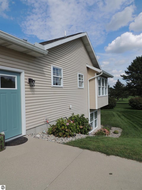 Tiny photo for 1010 Tee Drive, Lake Isabella, MI 48893 (MLS # 1950544)
