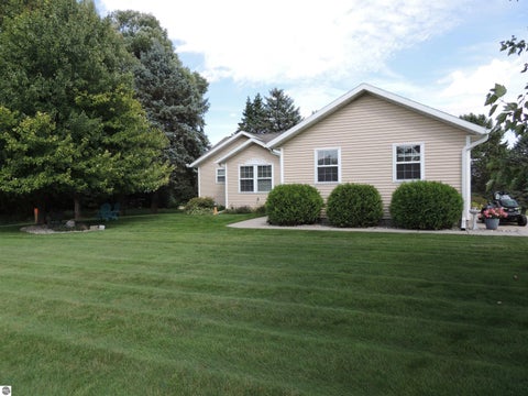 Tiny photo for 1010 Tee Drive, Lake Isabella, MI 48893 (MLS # 1950544)